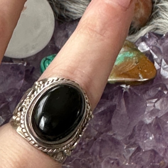 Black onyx bold sterling silver ring - Picture 3 of 11